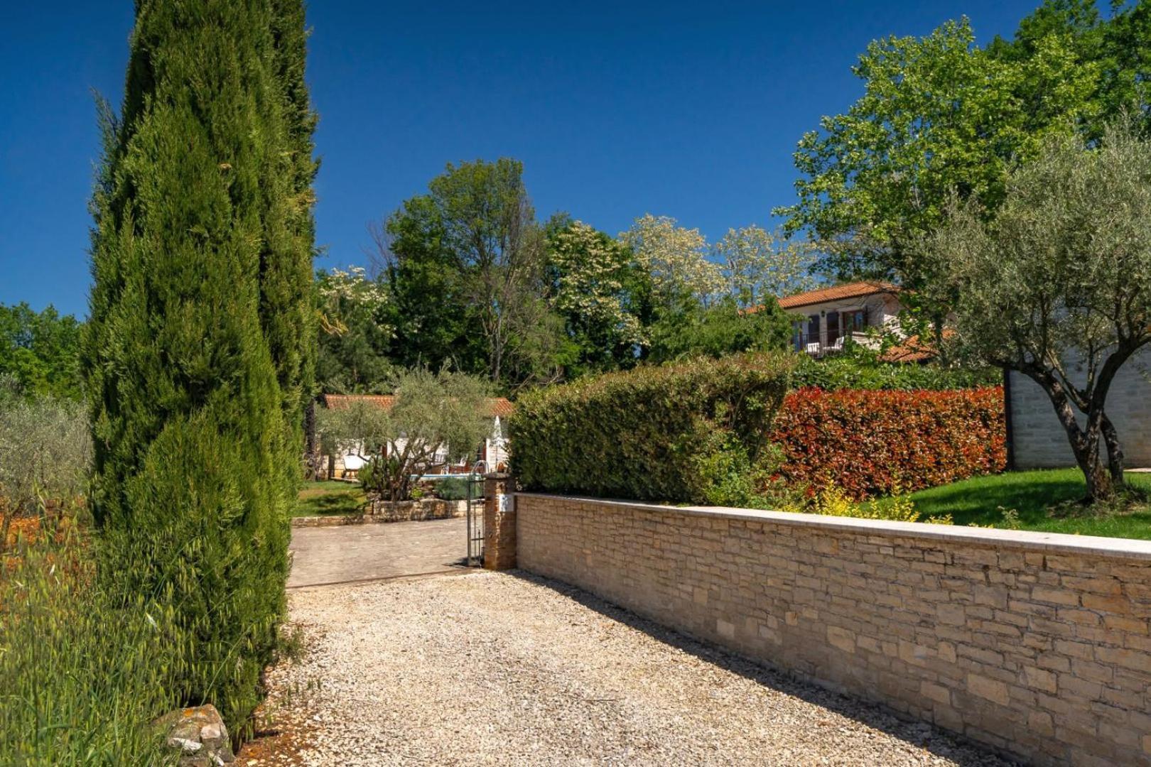 Rustic Villa Cehici With Pool In Sveti Lovrec Jehnici ภายนอก รูปภาพ